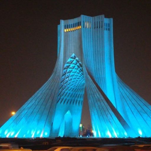 نورپردازی آبی نمادهای شهر تهران به مناسبت هفته ملی دیابت